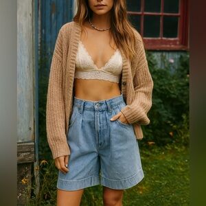 Vintage Jordache High-Waisted Pleated Denim Shorts – 90s Mom Jean Style - Size 6